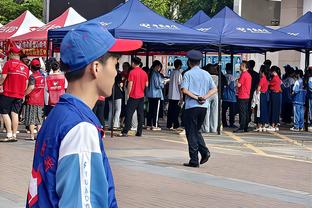 火力十足！基根-穆雷全场18投11中砍下25分6板3助1帽